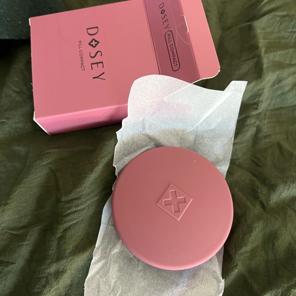 Dosey Pill Compact in Pink - Picture 4 of 7